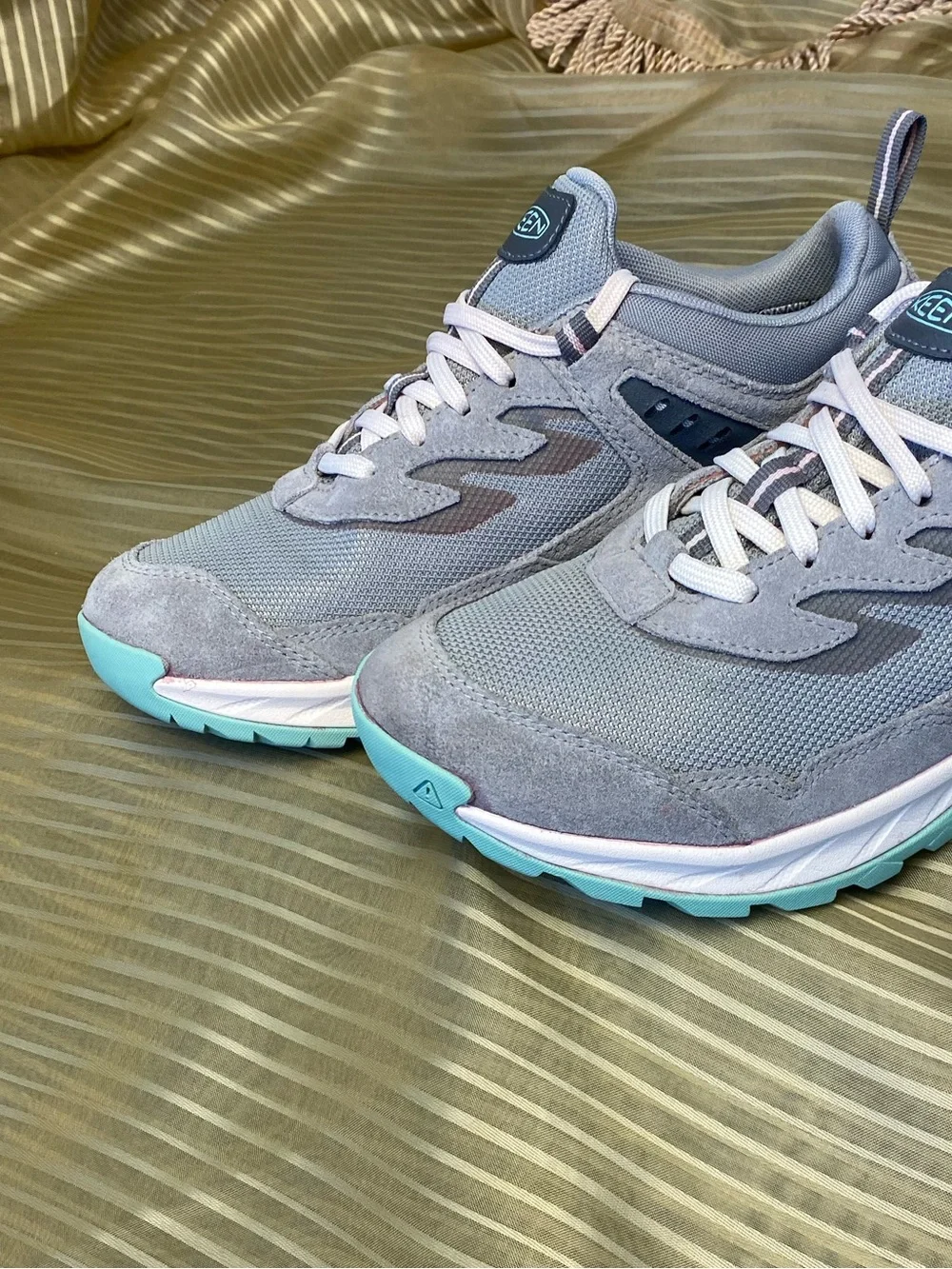 KEEN Sport Running Activewear Shoes Sneakers, size 8, grey, logo